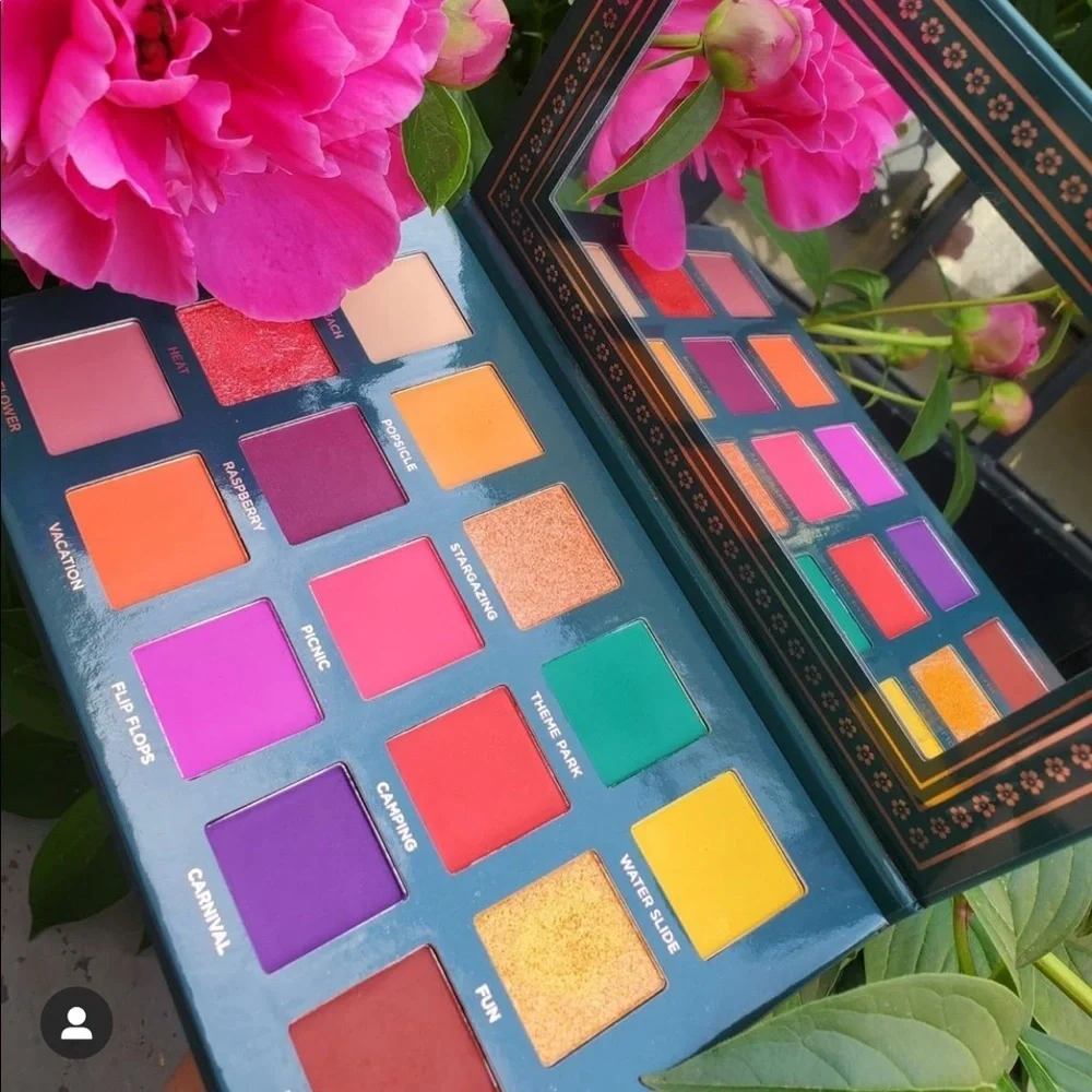 🌈 ACE BEAUTE NOSTALGIA PALETTE